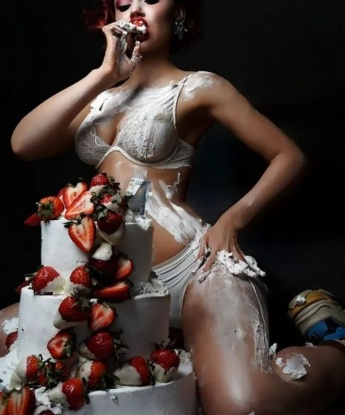 💦🔞
Я знаю, как доставить тебе удовольствие и сделать твои мечты реальностью. Мои нежные руки, горячие губы и чувственное тело будут твоим источником наслаждения. 😈💋
У меня есть шикарные фото, гарантирующие мою сексуальность и красоту. Моя естественная привлекательность привлечет тебя с первого взгляда. 💃💄
Я предлагаю широкий спектр интимных услуг, которые помогут тебе расслабиться и забыть о проблемах. Все встречи со мной абсолютно конфиденциальны и безопасны. ✨🔒
Приходи ко мне и ты получишь незабываемый опыт, который заставит тебя хотеть возвращаться ко мне снова и снова. Отзывы обо мне только положительные, потому что я обожаю удовлетворять мужчин. 💖😉
Итак, сделай шаг к наслаждению и позвони мне сейчас! Я жду тебя в Москве в уютной атмосфере, где мы сможем наслаждаться друг другом. 💋🌃 Дарья